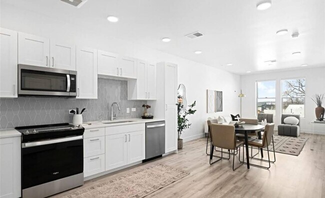 Building Photo - 2851 W 52nd Ave