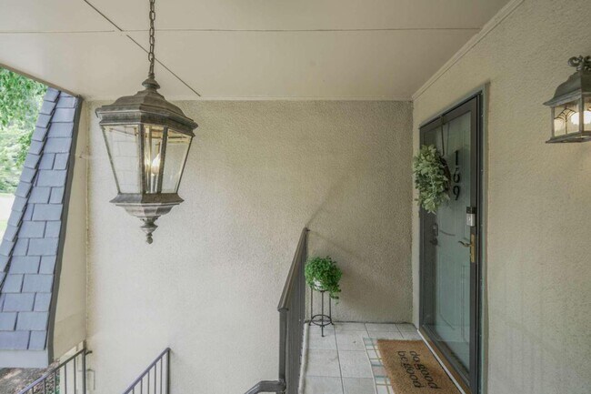 Foto del edificio - 169 Amherst Pl NW