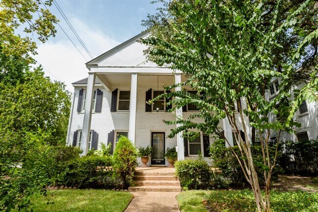 Building Photo - 2348 McClendon St