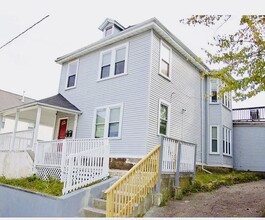 Building Photo - 14 Mt Everett St