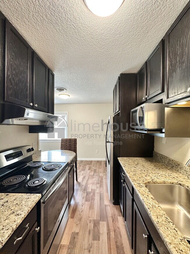 Foto del edificio - 909 Leisure Square