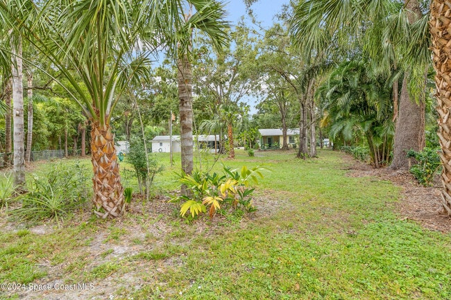 Building Photo - 6725 Blue Jay Ln