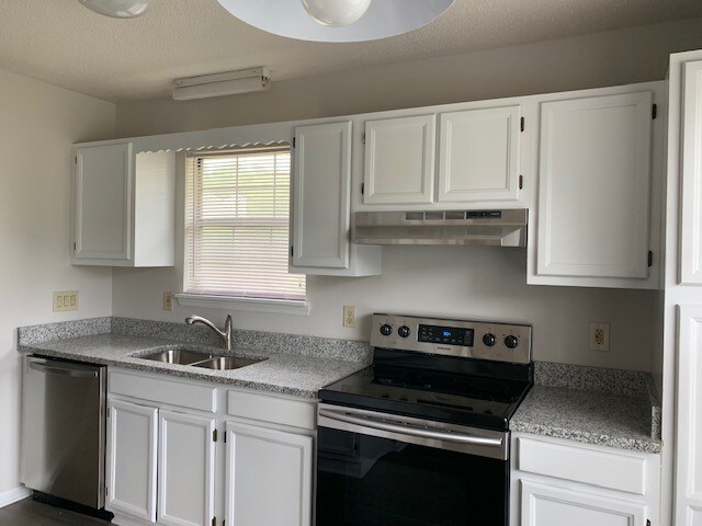 Foto del edificio - 5803 Amity Springs Dr