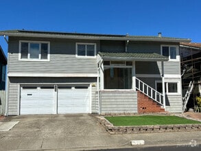 Building Photo - 136 Lassen Dr