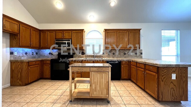 Building Photo - Nice 3/2/2 in White Settlement ISD For Rent!