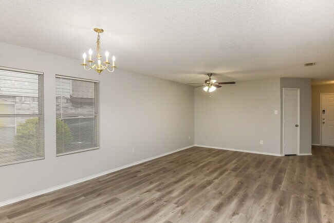 Building Photo - 8776 Polo Dr