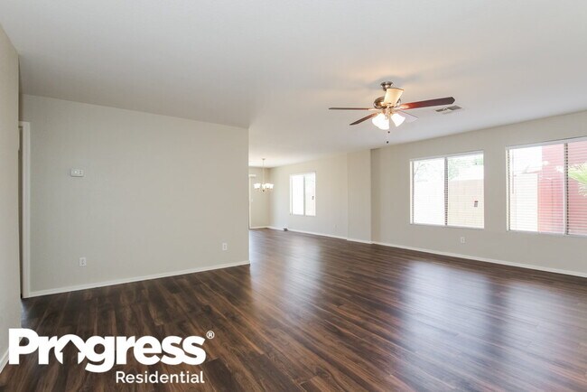 Foto del edificio - 16125 W Monroe St