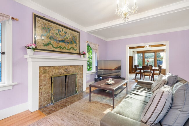 Building Photo - 2029 Collingwood St