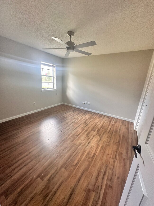 Foto del edificio - 2406 SE 16th St