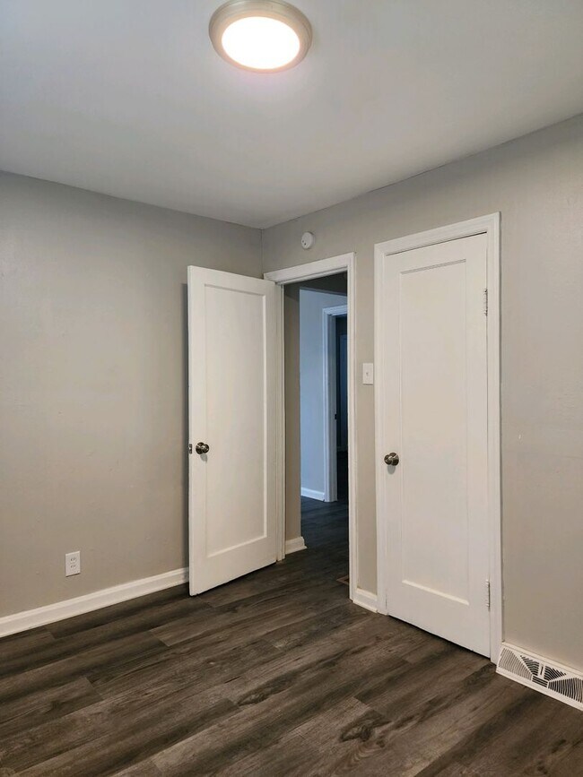 Building Photo - 7203 Albright| 3 Bedrooms, 1.0 Bath