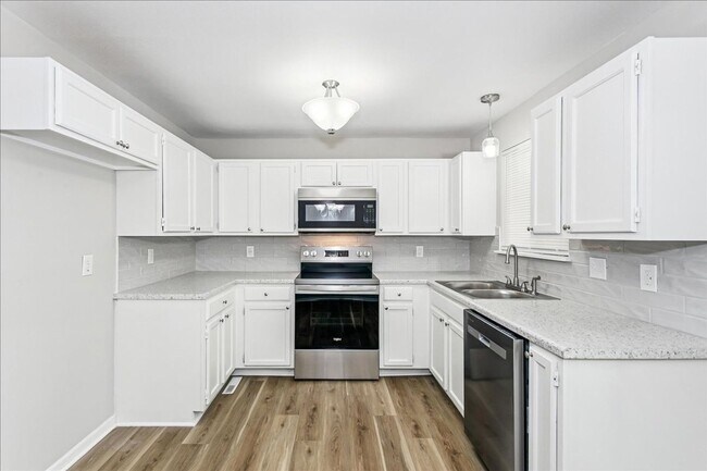 Building Photo - 3 bedroom 2 bath Ranch Home in South Wichita!