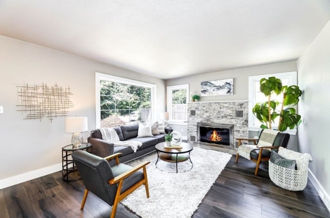 Photo - 1025 S 112th St House