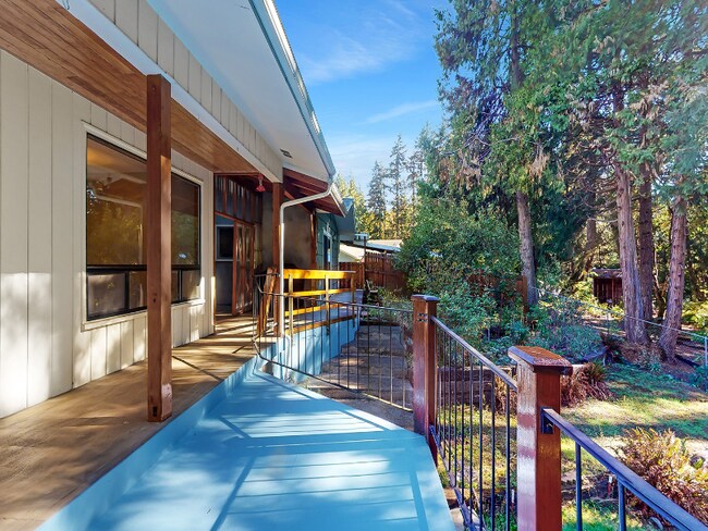 Foto del edificio - 76575 Meadow Way