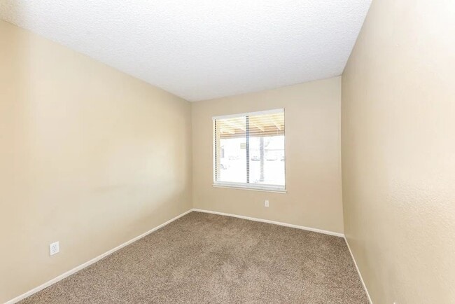 Foto del edificio - 8775 Buckeye Ct