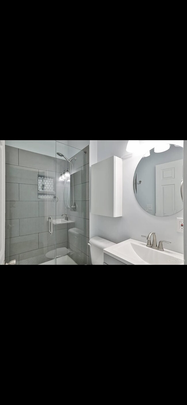 En Suite bathroom - 104 W 64th St