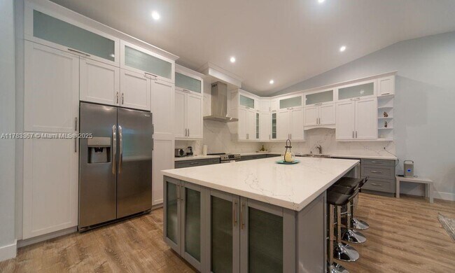 Foto del edificio - 4405 SW 64th Ct