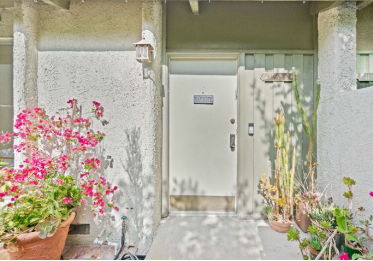 Foto principal - 11862 Moorpark St