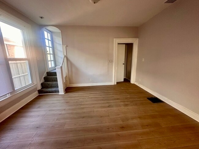 Foto del edificio - 325 N Gladstone Ave