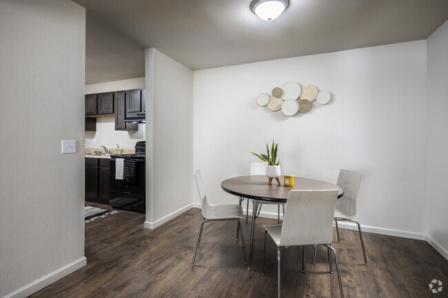 1BR, 1BA - 849SF - Dining Area - Pine Tree Apartments