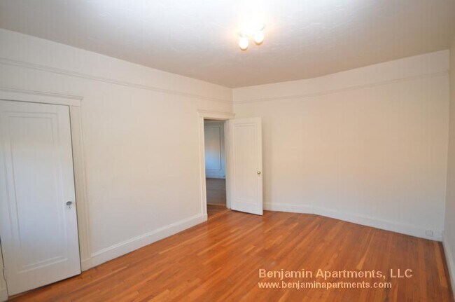 Foto del edificio - 66 Chiswick Rd