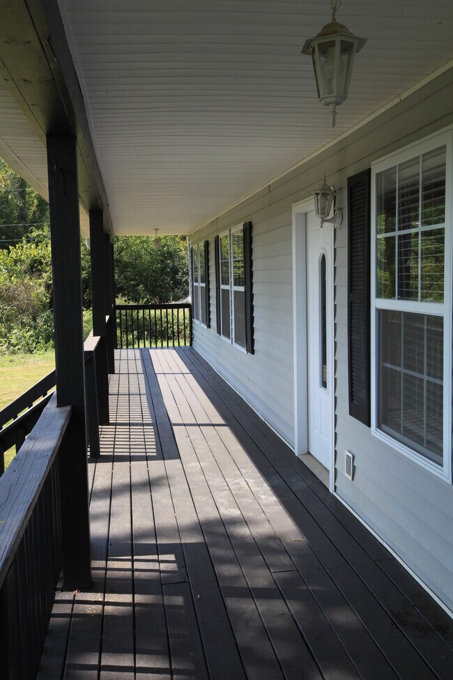 Building Photo - 1042 Murray-Kittrell Rd