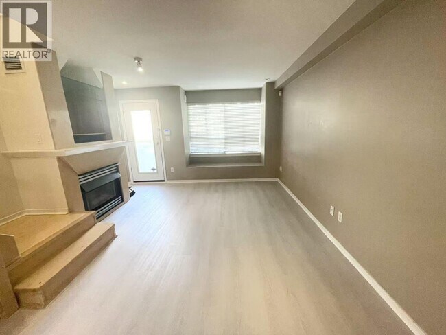 Building Photo - 7489 Magnolia Terrace