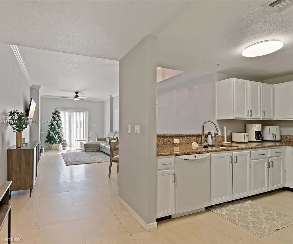 Primary Photo - 3 br, 2 bath House - 5271 SW 8th St Apt 301