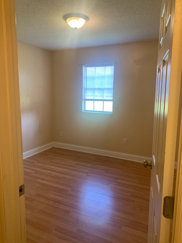 115 Florence Rdg Unit 2, Graham, NC 27253 Room for Rent in Graham, NC