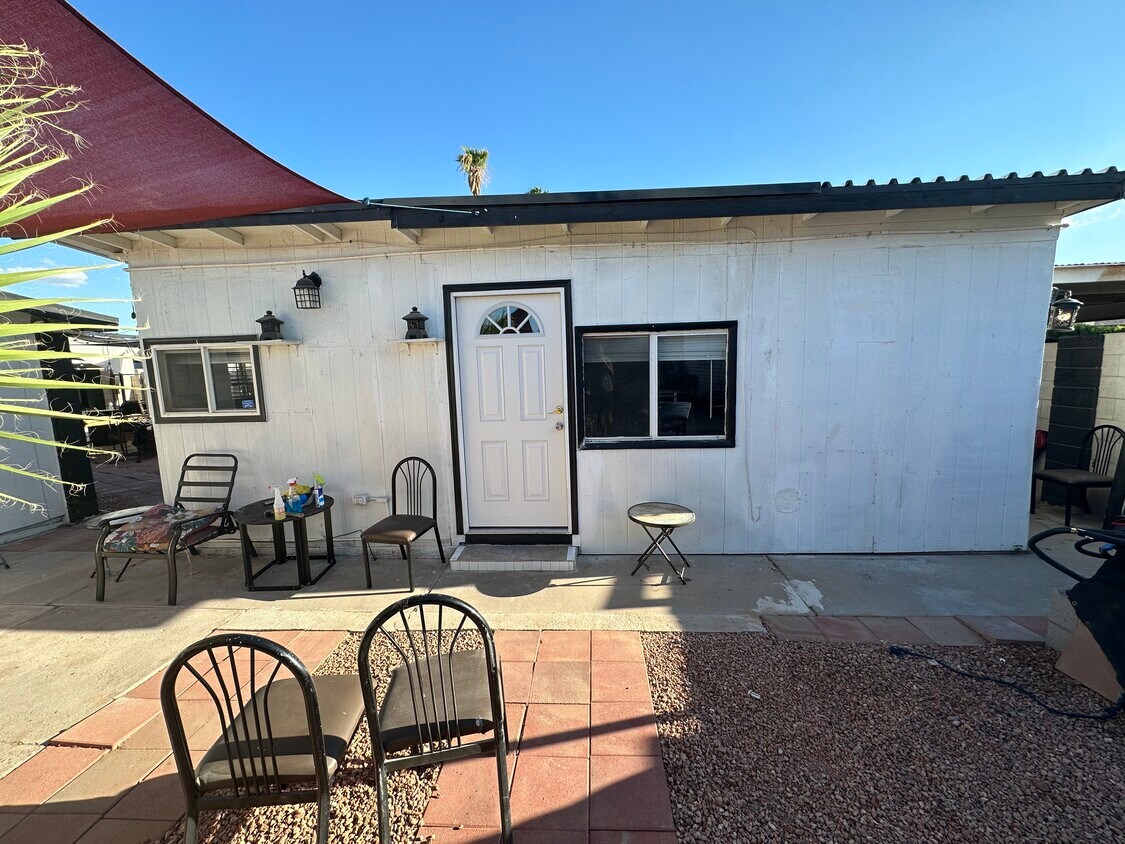 Primary Photo - 4723 E Sunland Ave