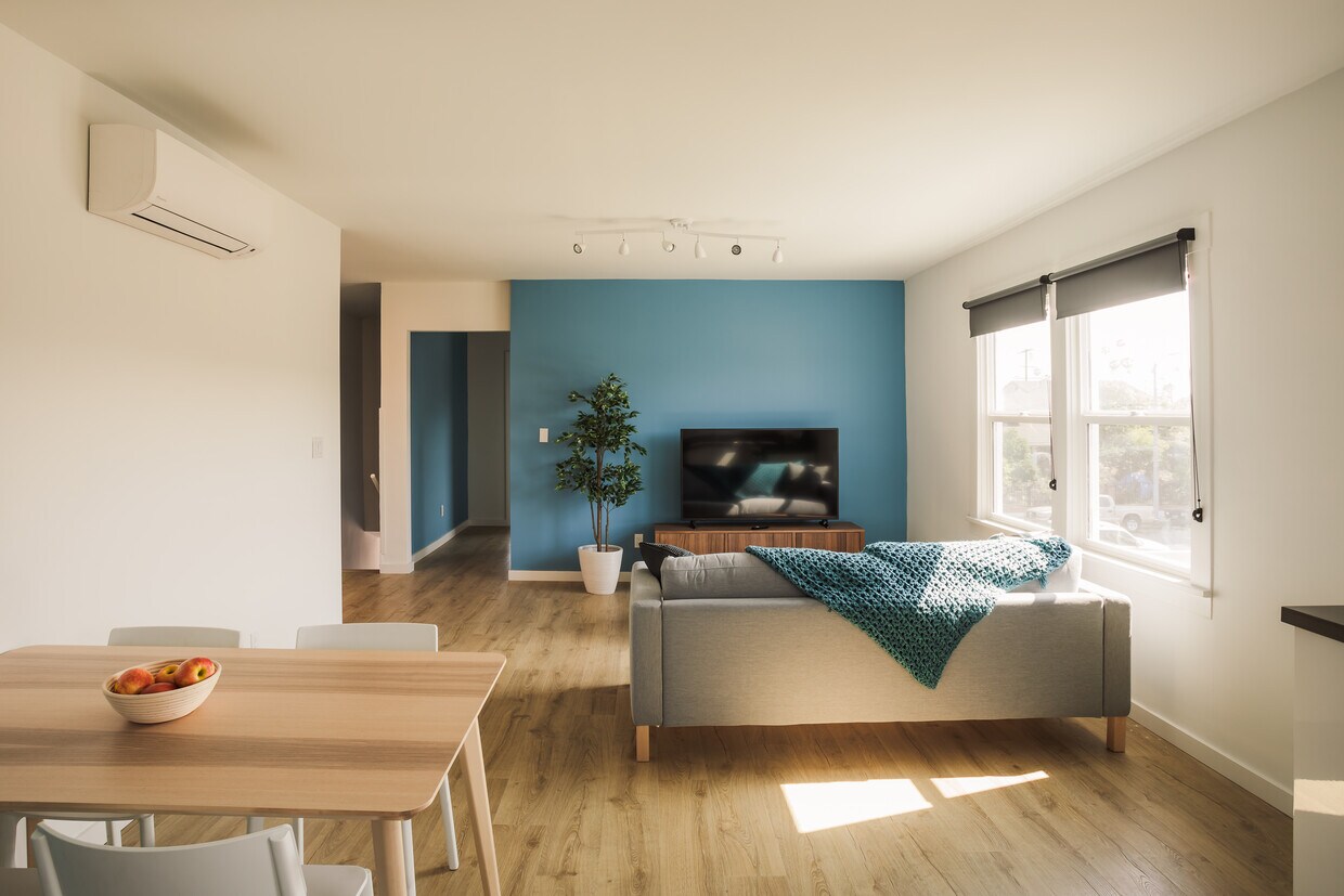 1311 Rolland Curtis Pl, Los Angeles, CA 90062 Apartments in Los