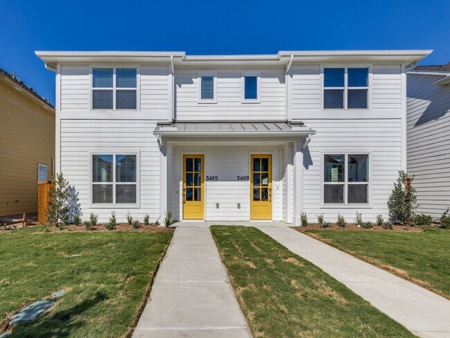 Building Photo - Modern 3 Bedroom, 2.5 Bath Townhome in a G...