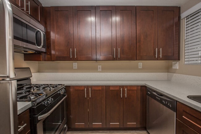 Building Photo - River Ridge Apartment Homes