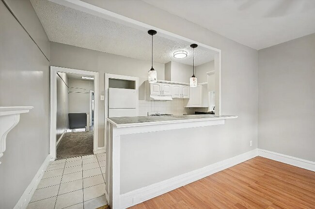Foto del edificio - 7210 Oxford Ave