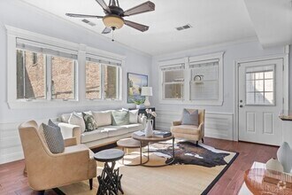 Building Photo - 5 Newhill Pl