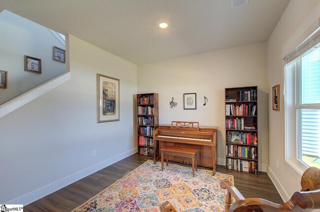 Foto del edificio - 542 Silverado Ave