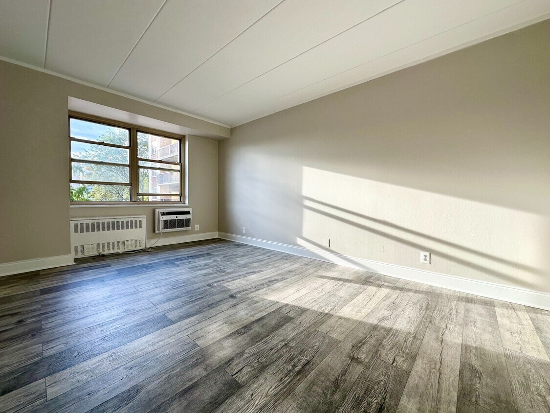 Primary Photo - 30 Park Ave