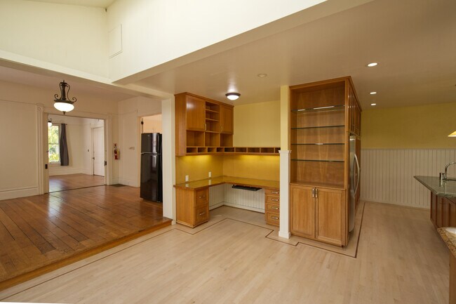 Foto del edificio - 2033 Hearst Ave