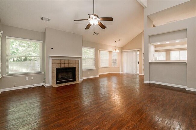 Building Photo - 885 Halston Ct
