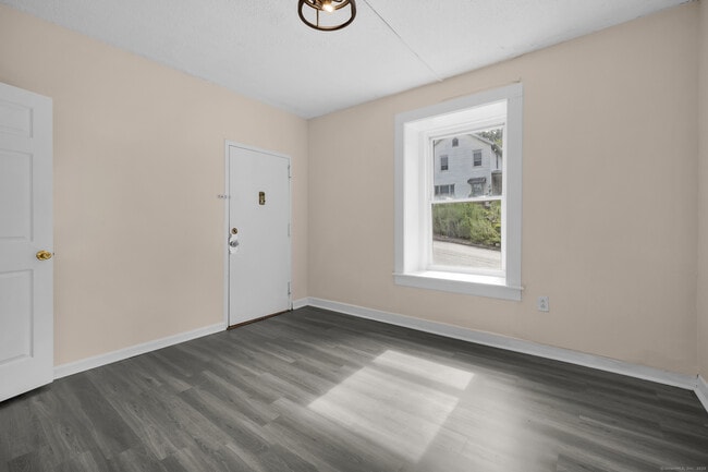 Building Photo - 45 Long Hill Rd