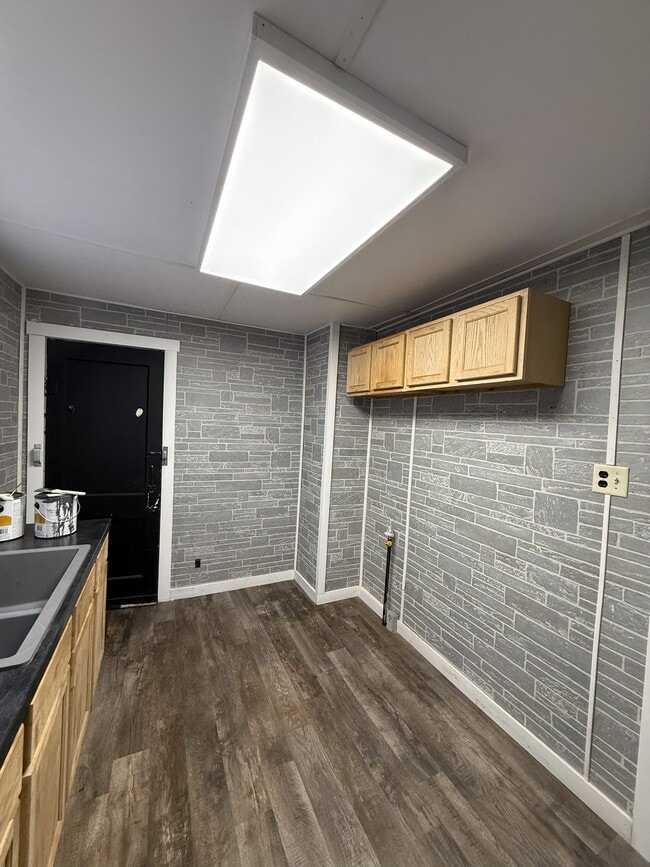 Foto del edificio - 909 W Cushing St