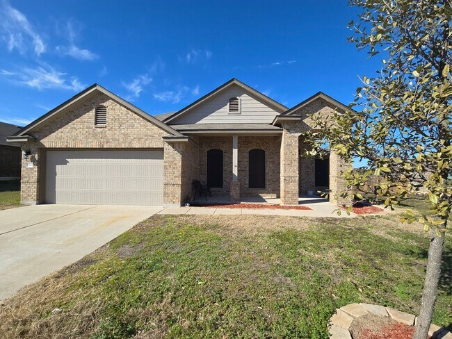 Foto del edificio - NEW IN MANAGEMENT - AVAILABLE NOW!