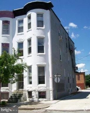 Building Photo - 2504 St Paul St