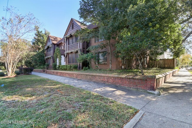 Foto del edificio - 2160 Forbes St