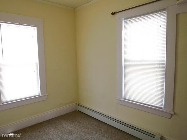 Building Photo - 1 br, 1 bath Apartment - 17 Bristol St