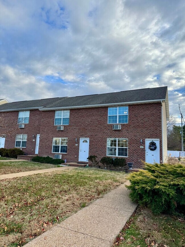 Foto del edificio - One Bedroom Apartment for Rent