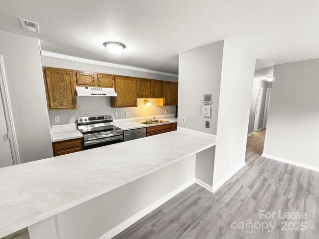 Foto del edificio - 6131 Meadow Rose Ln