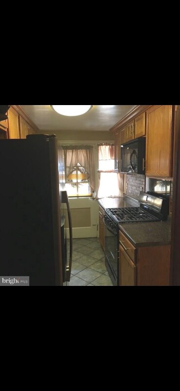 Building Photo - 2453 Berryhill St