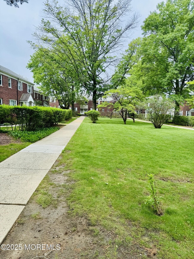 Building Photo - 146 Manor Dr