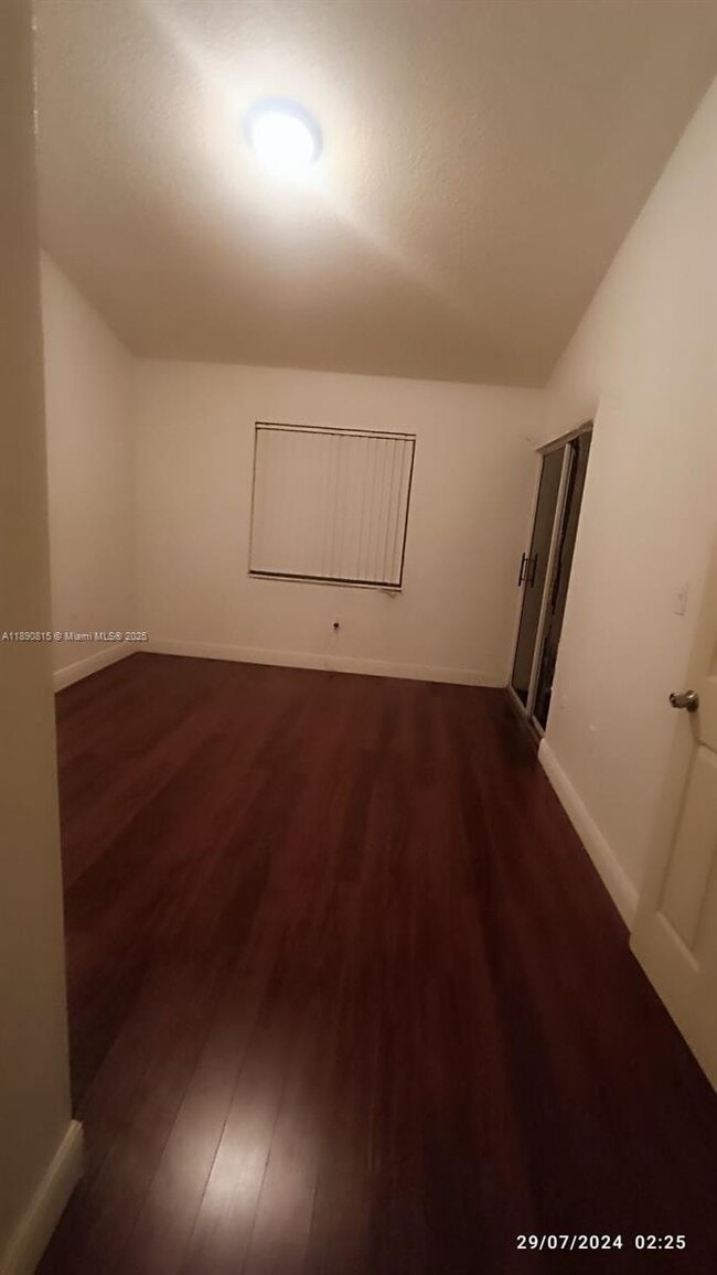 Foto del edificio - 2850 N Oakland Forest Dr