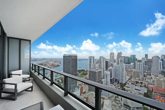 Foto del edificio - 215 SW 5th Ave